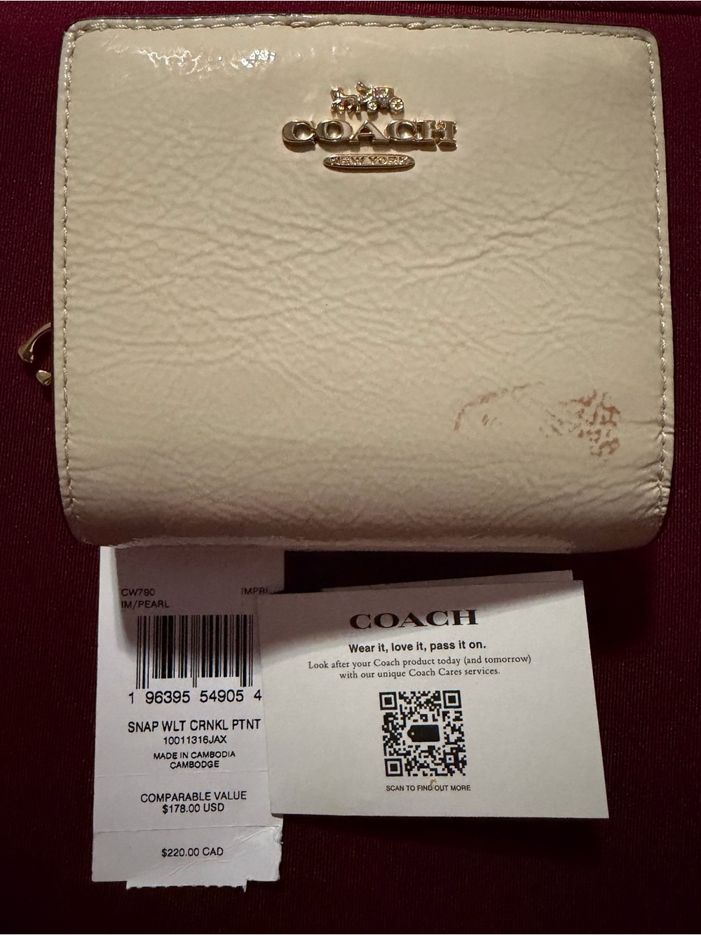 Coach CW790 Snap Wallet in Pearl Crinkle Patent